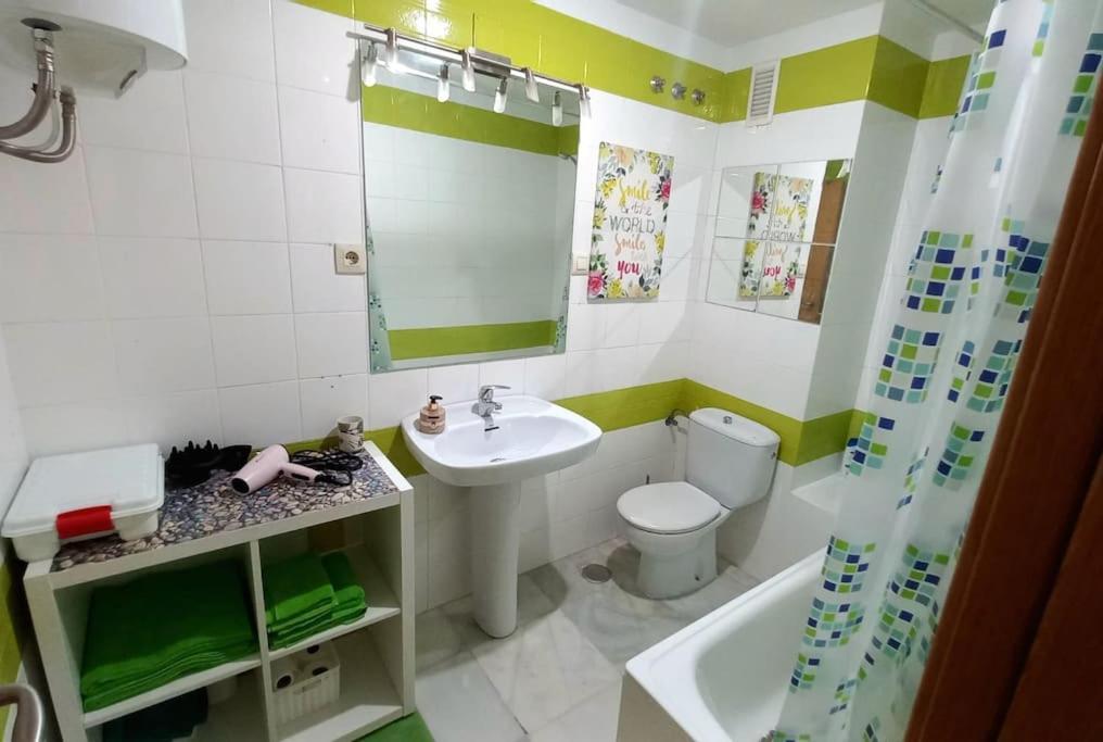 マラガBonito Apartamento En Centroアパートメント エクステリア 写真